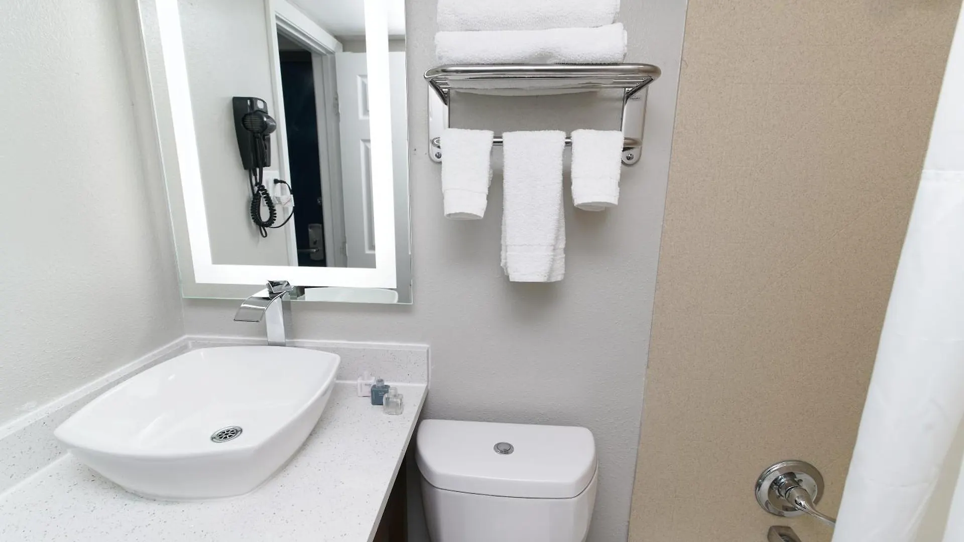 Seashire Inn & Suites Virginia Beach 2*,
