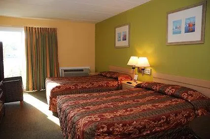 Seashire Inn & Suites Virginia Beach Motel