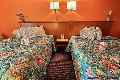 Seashire Inn & Suites Virginia Beach Motel
